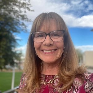 Meet your Posher, Lori